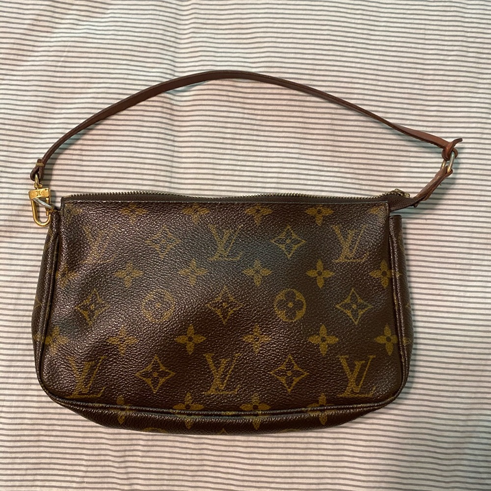 Louis Vuitton pochette